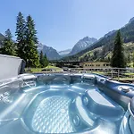 Croce Bianca Leisure &