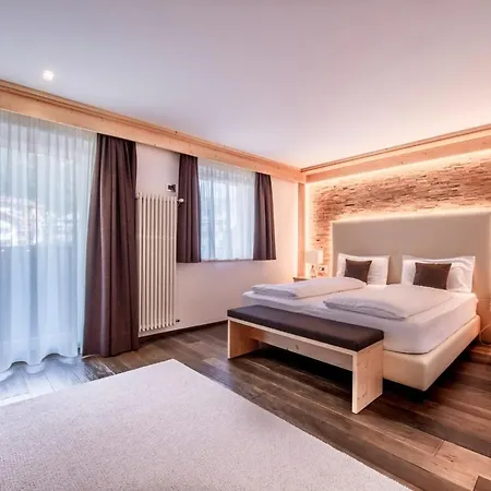 Croce Bianca Leisure & 4*