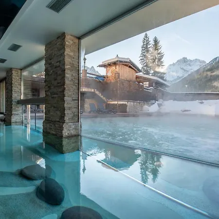 Croce Bianca Leisure & 4* Canazei