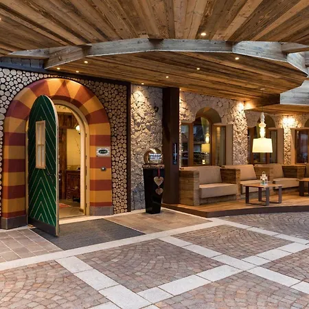 Croce Bianca Leisure & Hotel Canazei