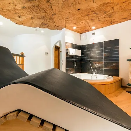 Croce Bianca Leisure & 4*