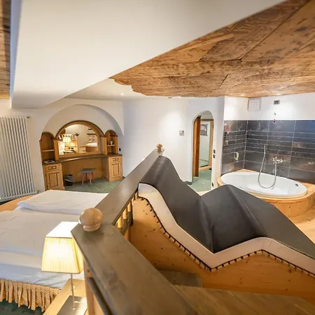 Croce Bianca Leisure & Hotel 4*