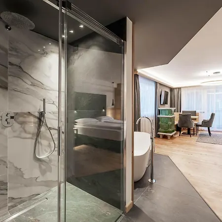 Hotel Croce Bianca Leisure & Canazei