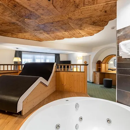 Croce Bianca Leisure & Hotel 4*