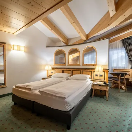 Croce Bianca Leisure & Hotel 4*
