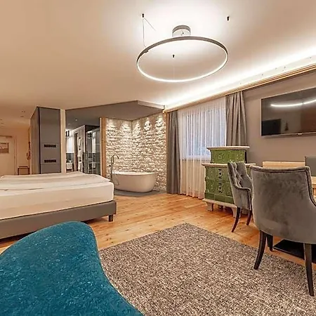 Croce Bianca Leisure & Hotel Canazei