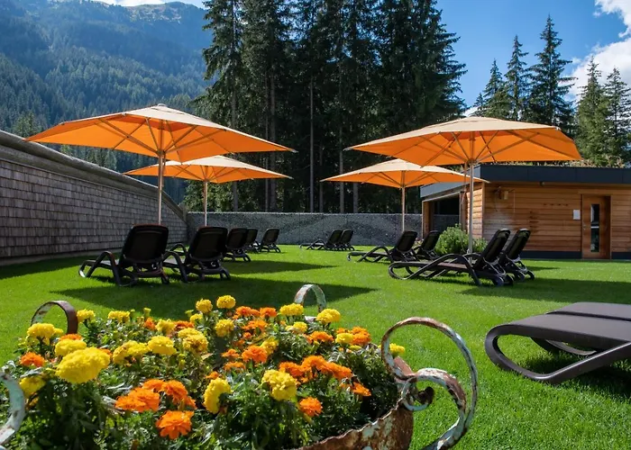 Готель Croce Bianca Leisure & 4*