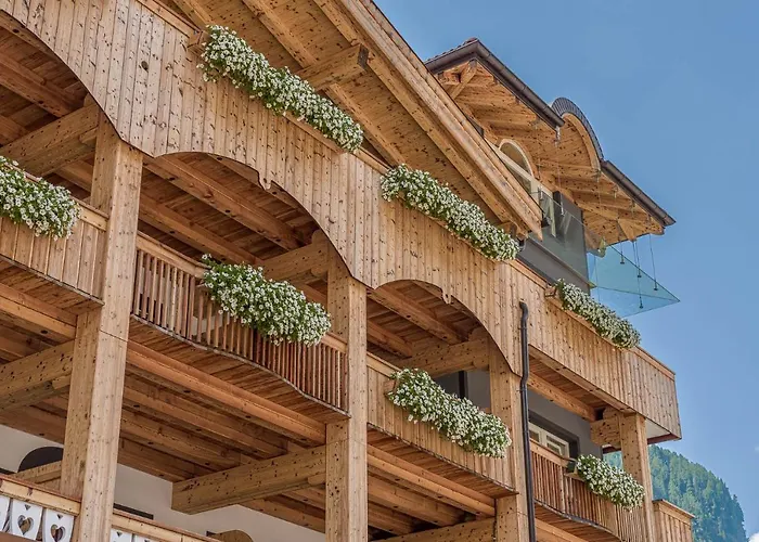 Croce Bianca Leisure & 4* Canazei