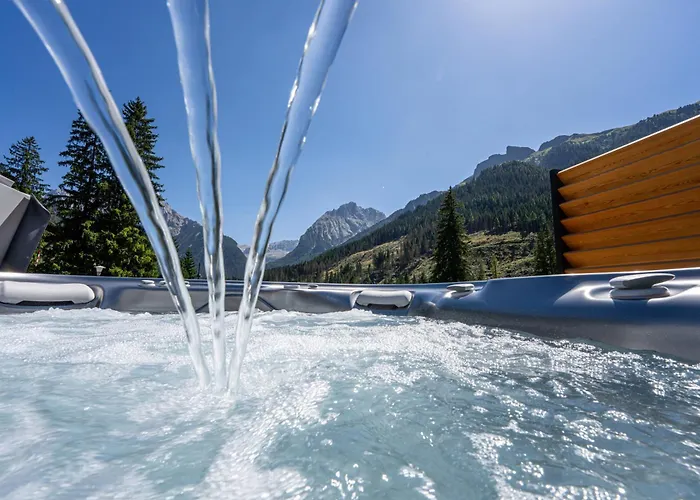 Croce Bianca Leisure & Канацеї