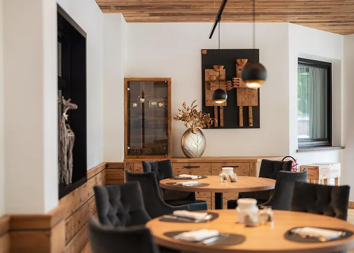 Готель Croce Bianca Leisure & 4*