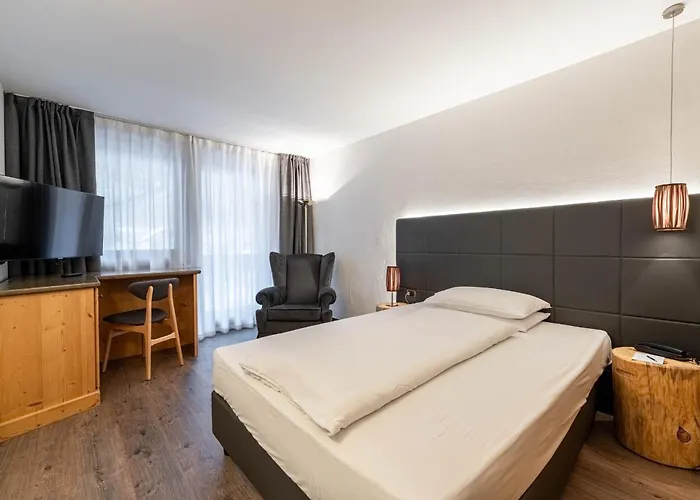 Croce Bianca Leisure & Готель