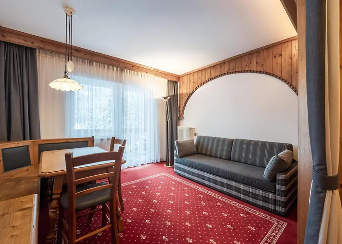 Croce Bianca Leisure & Канацеї