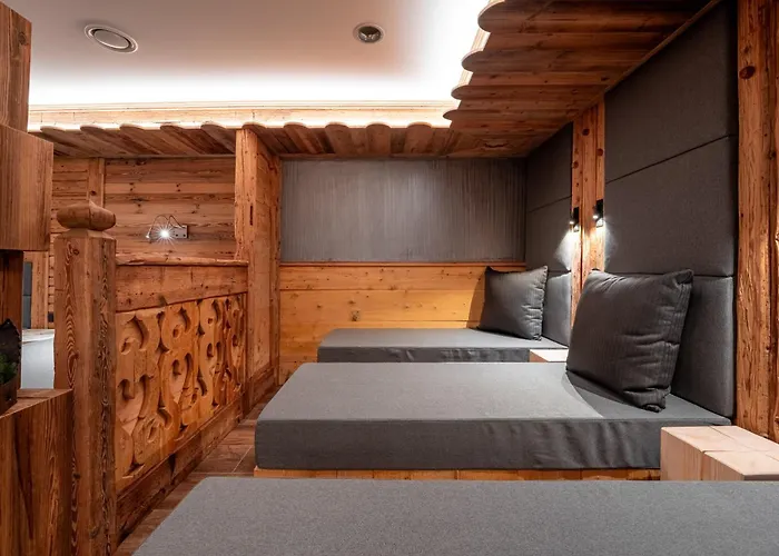 Croce Bianca Leisure & Готель Канацеї